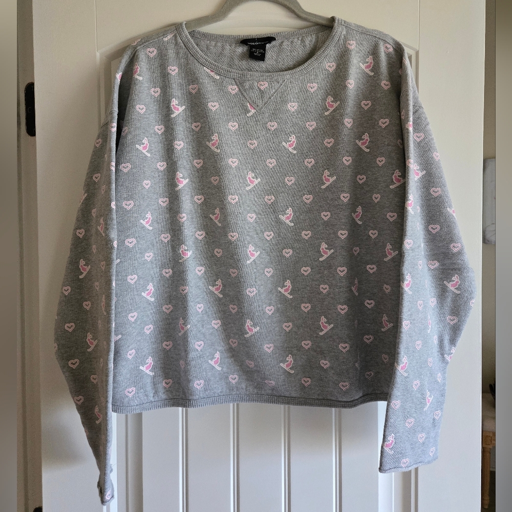 EUC MODA INTERNATIONAL VICTORIA SECRET Gray and Pink Heart Pattern Sweater SMALL